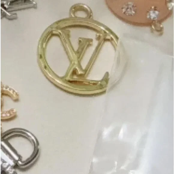 Louis Vuitton Zipper Pull - Picture 3 of 3